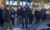 Un sit-in di protesta per la morte del cane Uma