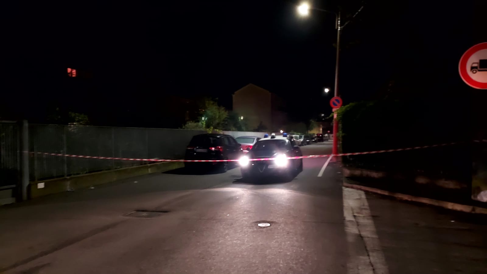 Corbetta via Piave carabinieri coppia morta in casa trovata dal figlio