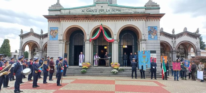 IV novembre, tradizione rispettata anche a Parabiago: “Grazie a chi combatte all’estero”
