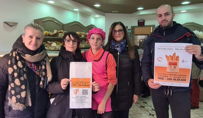 Panettieri contro la violenza sulle donne: il 1522 sui sacchetti del pane