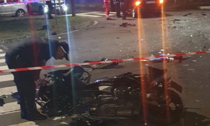 Grave incidente fra un'auto e una moto: arriva l'elisoccorso