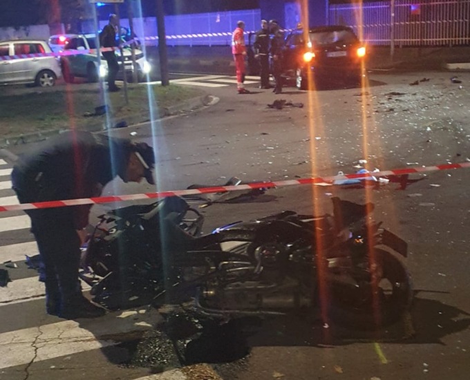 Grave incidente fra un’auto e una moto: arriva l’elisoccorso