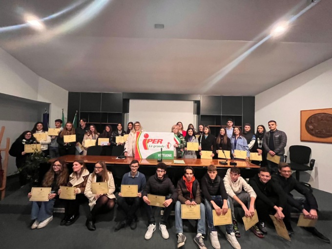 A Vittuone consegnate 37 borse di studio