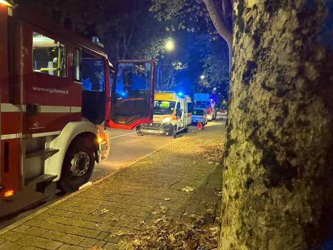 Intossicati dal monossido, 4 in ospedale. Salvato anche il cane