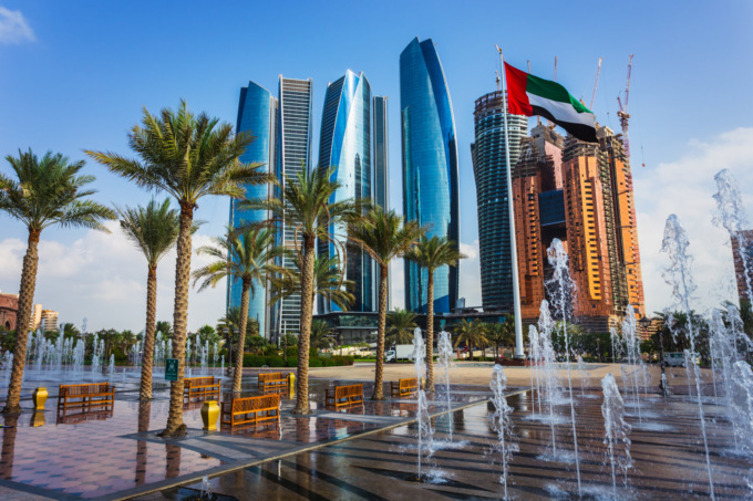 Vacanza invernale ad Abu Dhabi: un’esperienza unica nella Capitale degli Emirati Arabi Uniti