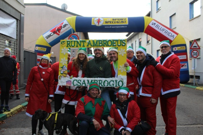 Oltre 170 Babbi Natale gialloverdi di corsa alla Runt’Ambroeus