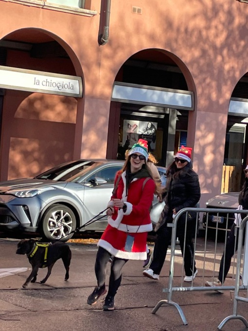 Oltre 170 Babbi Natale gialloverdi di corsa alla Runt'Ambroeus
