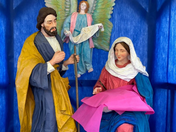 Atto vandalico al presepe: “decapitato” Gesù bambino