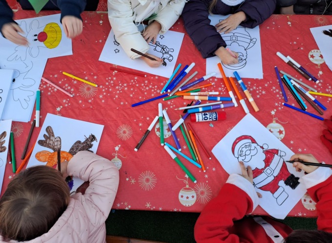 Babbo Natale e i suoi elfi hanno fatto la felicità dei bambini al Parco Falcone-Borsellino