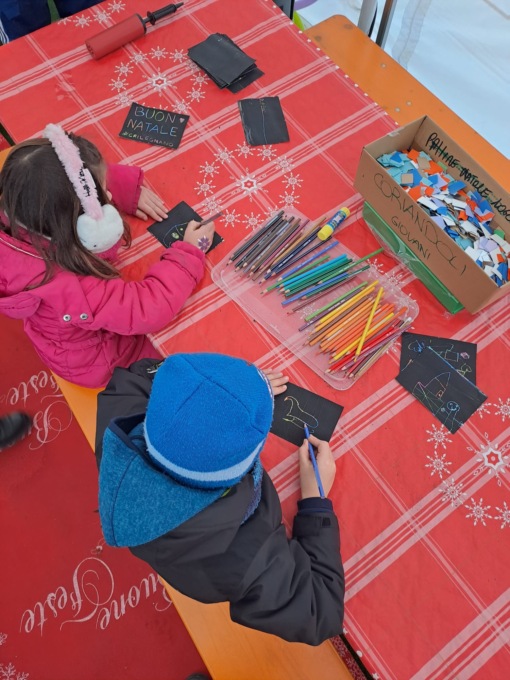 Babbo Natale e i suoi elfi hanno fatto la felicità dei bambini al Parco Falcone-Borsellino