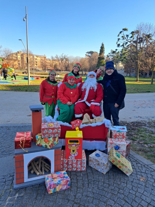 Babbo Natale e i suoi elfi hanno fatto la felicità dei bambini al Parco Falcone-Borsellino
