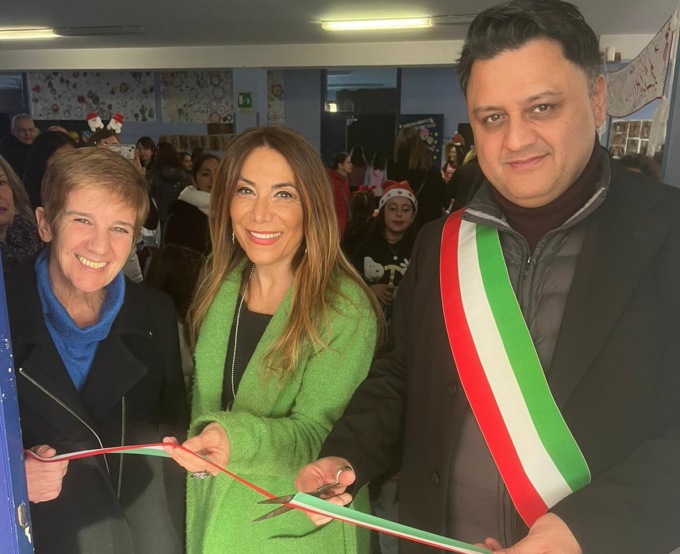 Per i cinquant’anni della scuola primaria Iqbal Masih si inaugura un’aula e la biblioteca