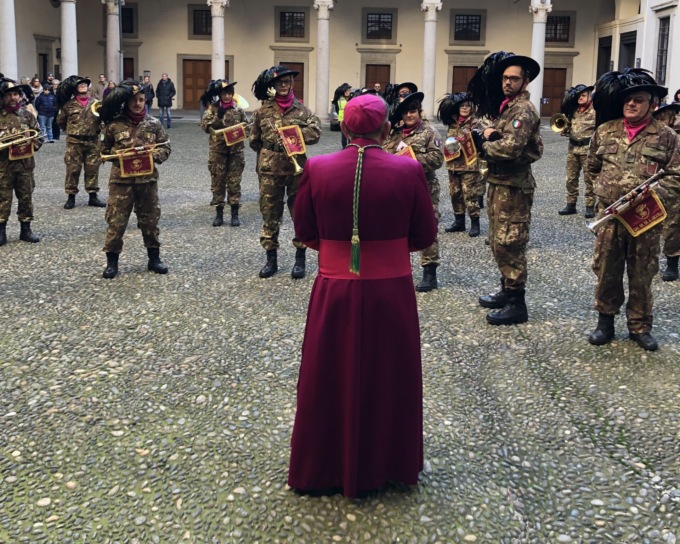 Bersaglieri di Bià in udienza dall’Arcivescovo di Milano