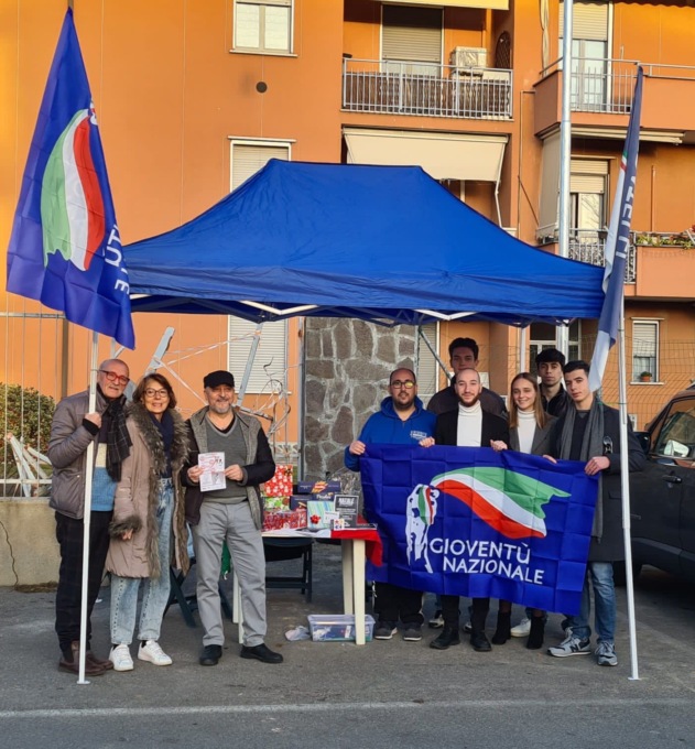 Un successo la raccolta di alimenti per le famiglie bisognose