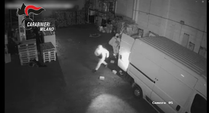 Assalto milionario a una ditta nel Bolognese, i banditi arrestati a Pero e Legnano