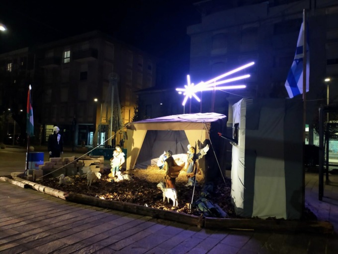 Il presepe di pace scatena la "guerra"
