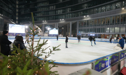 Oltre 6mila persone sulla pista di ghiaccio di Palazzo Lombardia