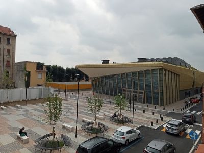 Escono dal teatro de Silva  e trovano il posteggio chiuso