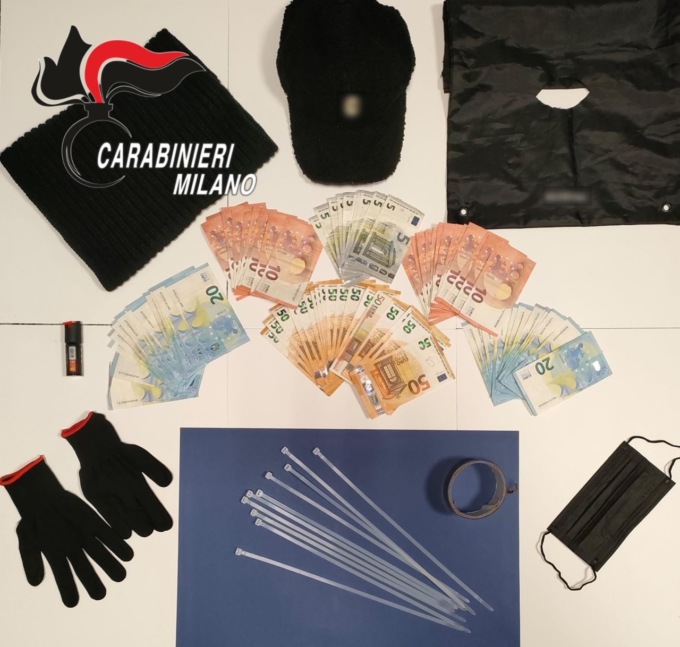 Rapina e sequestro alla sala slot: interviene un carabiniere non in servizio