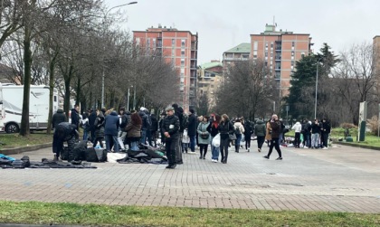 Venditori abusivi in piazza, Boniardi: “Il mercatino dei tarocchi in città”