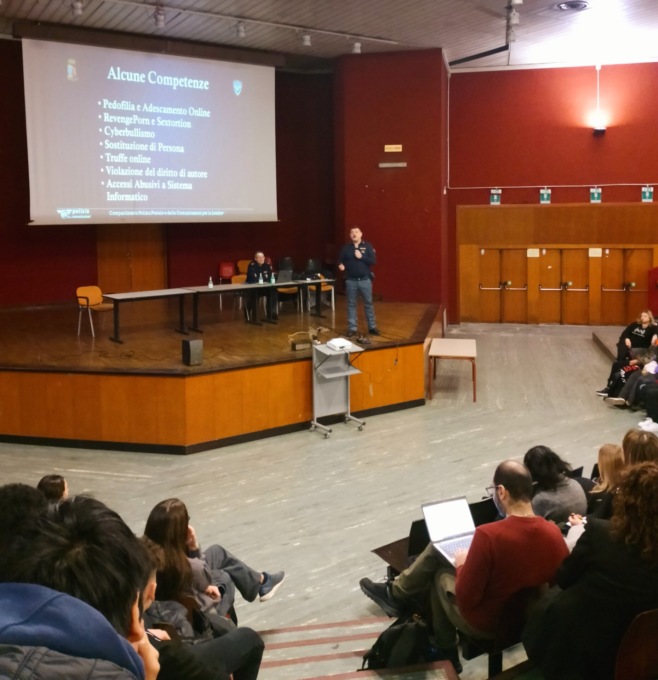 Contrasto al cyberbullismo: faccia a faccia fra studenti e Polizia Postale