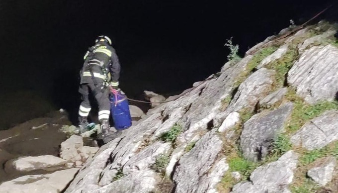 Bombola di gas nell’Olona: recuperata dai Vigili del fuoco