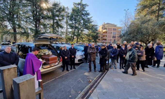 Legnano funerali di don Carlo Stucchi