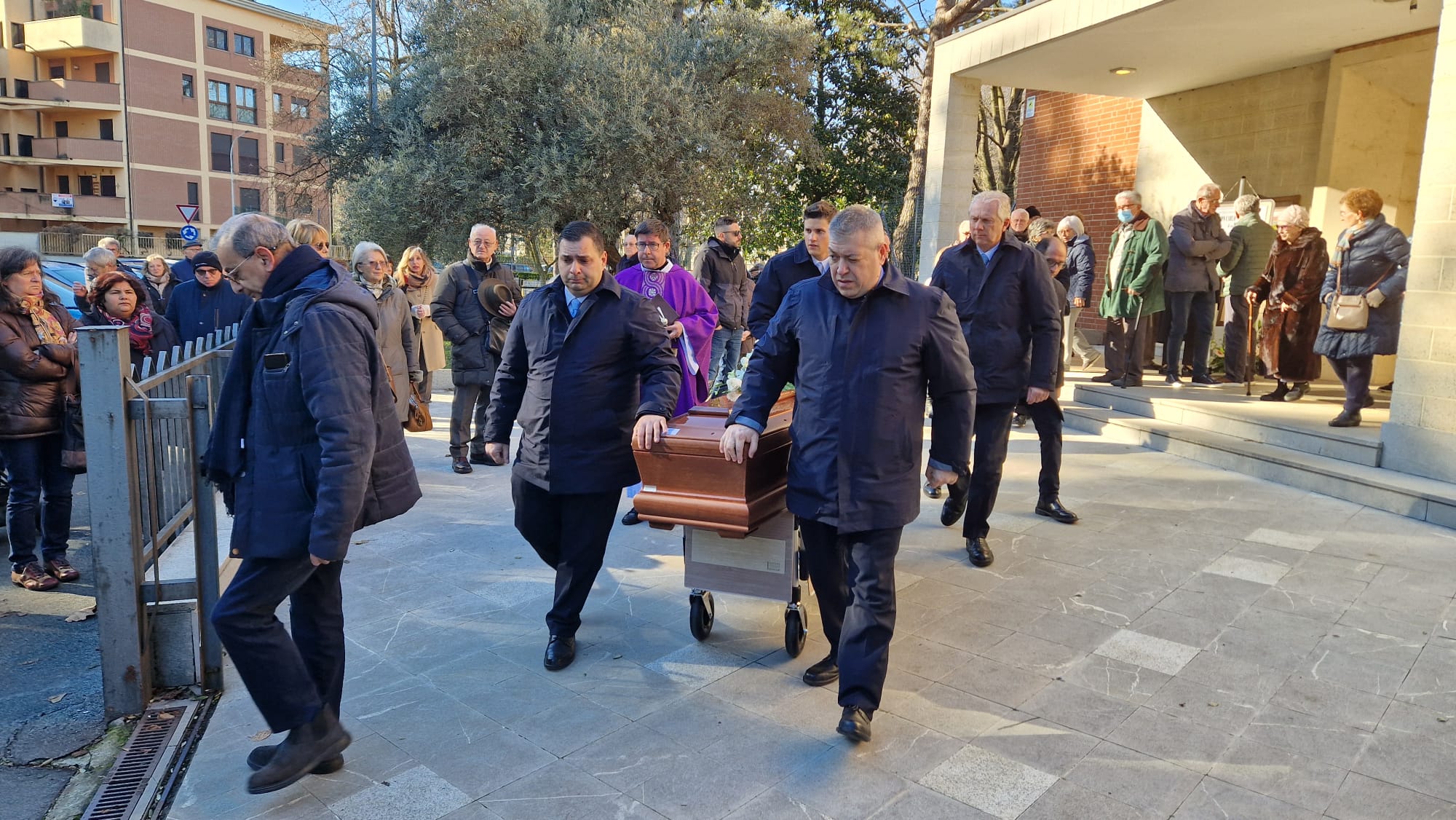 Legnano funerali di don Carlo Stucchi