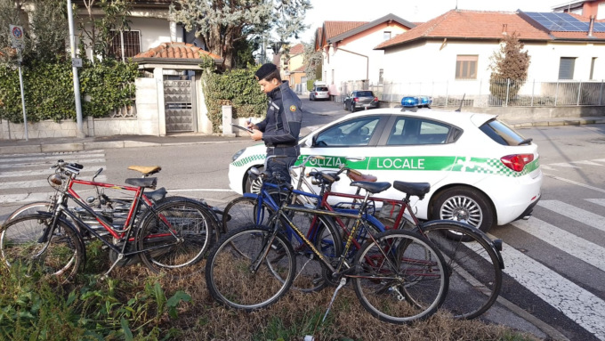 Nove biciclette rubate trovate dalla Polizia Locale tra via Molino Prepositurale e via Mameli