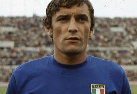 Gigi Riva non ce l’ha fatta: addio alla leggenda del calcio italiano