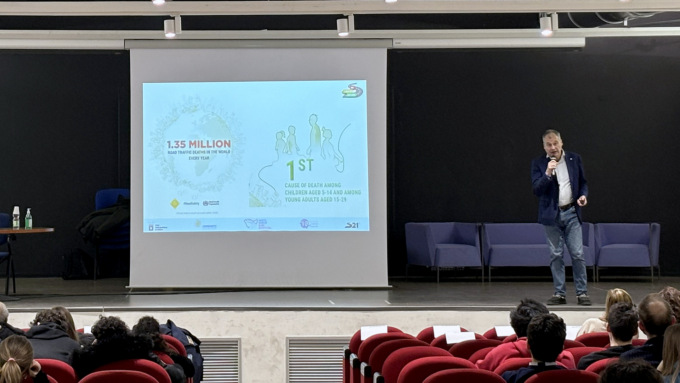 “Mi Voglio SicurƏ”: Città Metropolitana di Milano rafforza l’impegno per la sicurezza stradale tra gli studenti