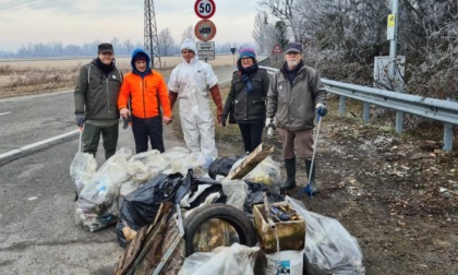 Area ripulita dai rifiuti abbandonati a Gaggiano