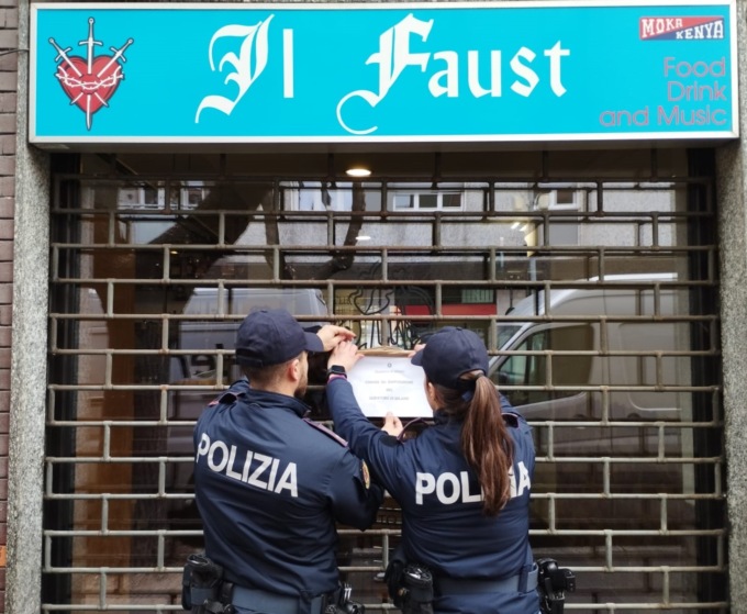 Aggressione con pugni e bottiglie: chiuso per 15 giorni El-Warike Faust
