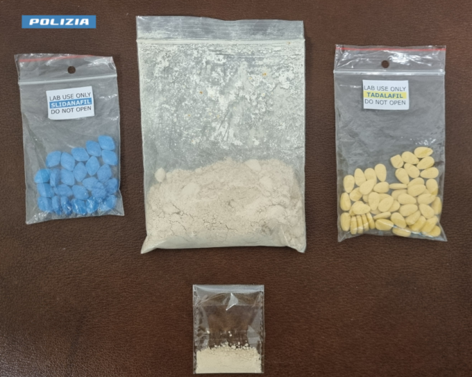 Droga sintetica e Viagra illegale: arrestato un 44enne