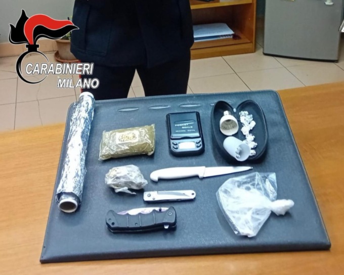 In casa hashish e cocaina: arrestata una donna