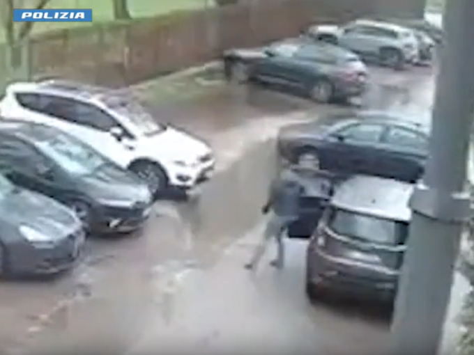 Tentano di rubare un’auto: fermati dalla Polizia due giovani
