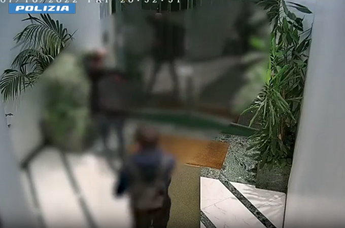 Sequestro di persona e furti in abitazione: arrestate cinque persone