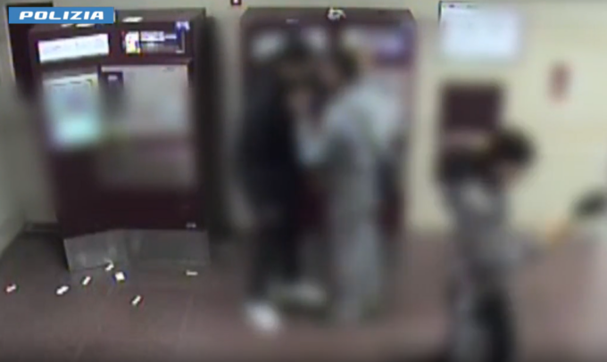 Sette rapine per sei minorenni: fermata la baby gang della Bicocca VIDEO
