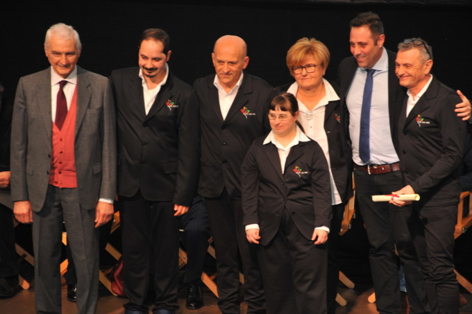 “Il teatro è l’arte dell’inclusione”: premiata la cooperativa Fiore che ride