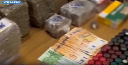 Droga consegnata da un minorenne: arrestate quattro persone