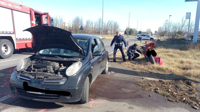 Motociclista investito trasportato in elisoccorso