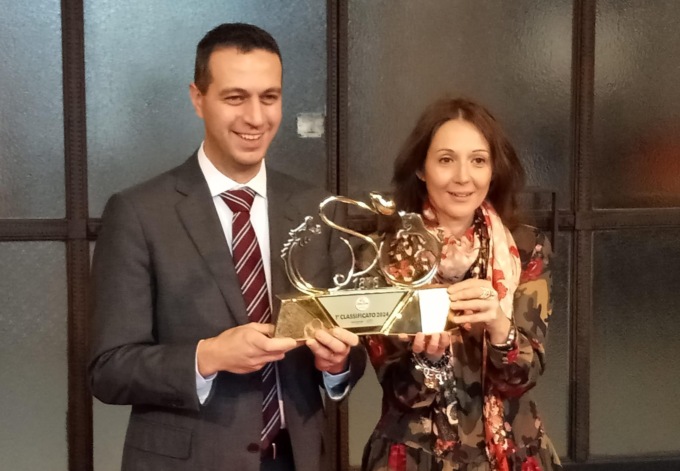 Arrivato a Rho il trofeo della classica del ciclismo Milano-Torino