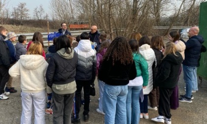 Studenti a lezione di educazione ambientale  all’ecocentro