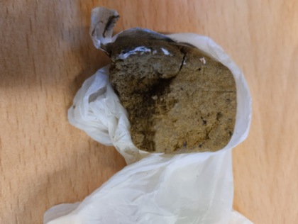 Trovato con panetti di hashish: arrestato per spaccio di droga