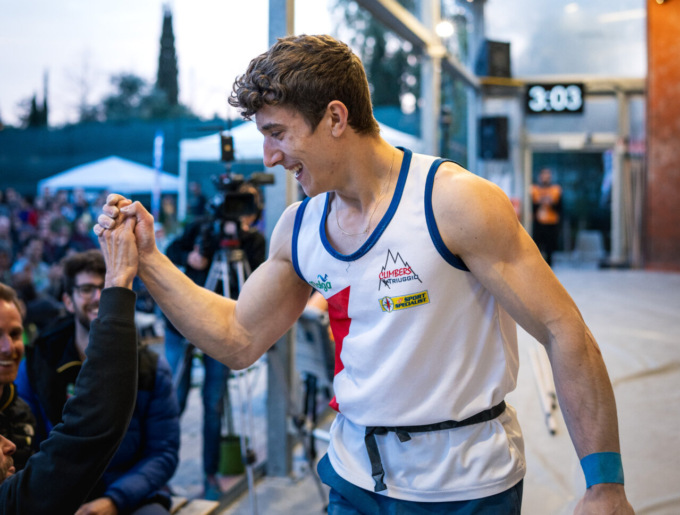 Il rhodense Nicolò Sartirana è Campione italiano Boulder arrampicata