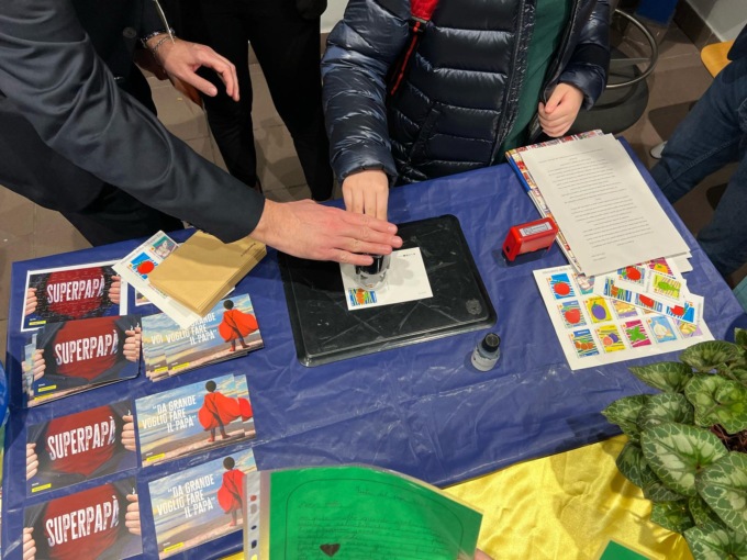 Festa del papà: un augurio speciale dei bambini alle Poste