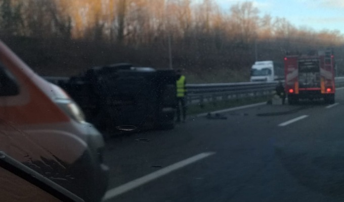 Auto Si Ribalta Sulla Boffalora Malpensa Un Ferito Prima Milano Ovest