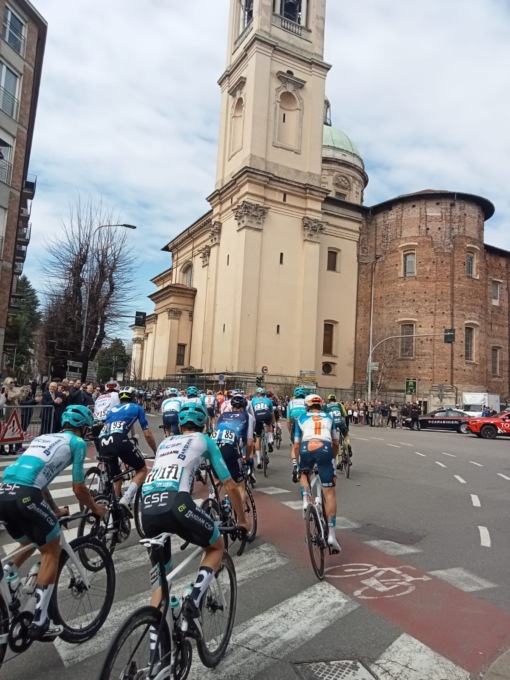 E’ partita da Rho la 105a edizione della Milano-Torino