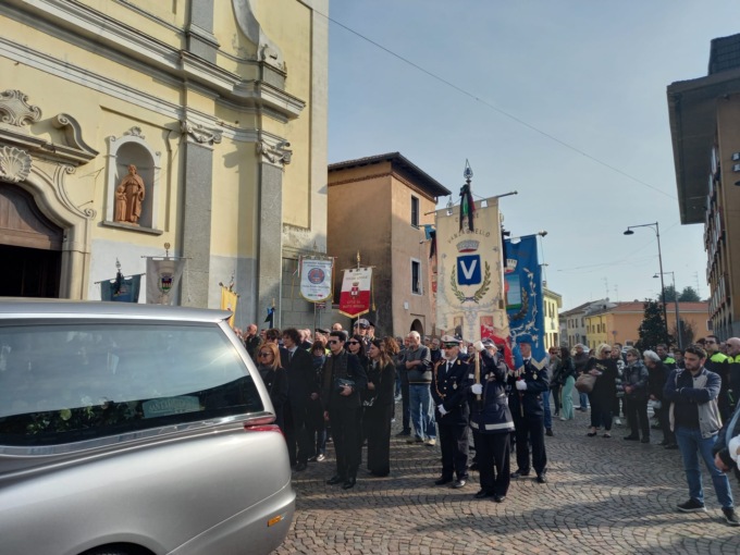 Chiesa gremita e lutto cittadino per il funerale del vicesindaco Grigolon