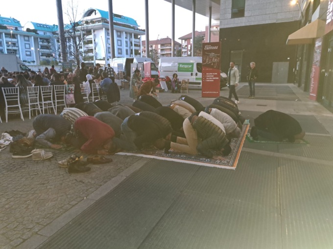 Successo per il terzo Iftar in piazza, la tavola multiculturle di fine Ramadan